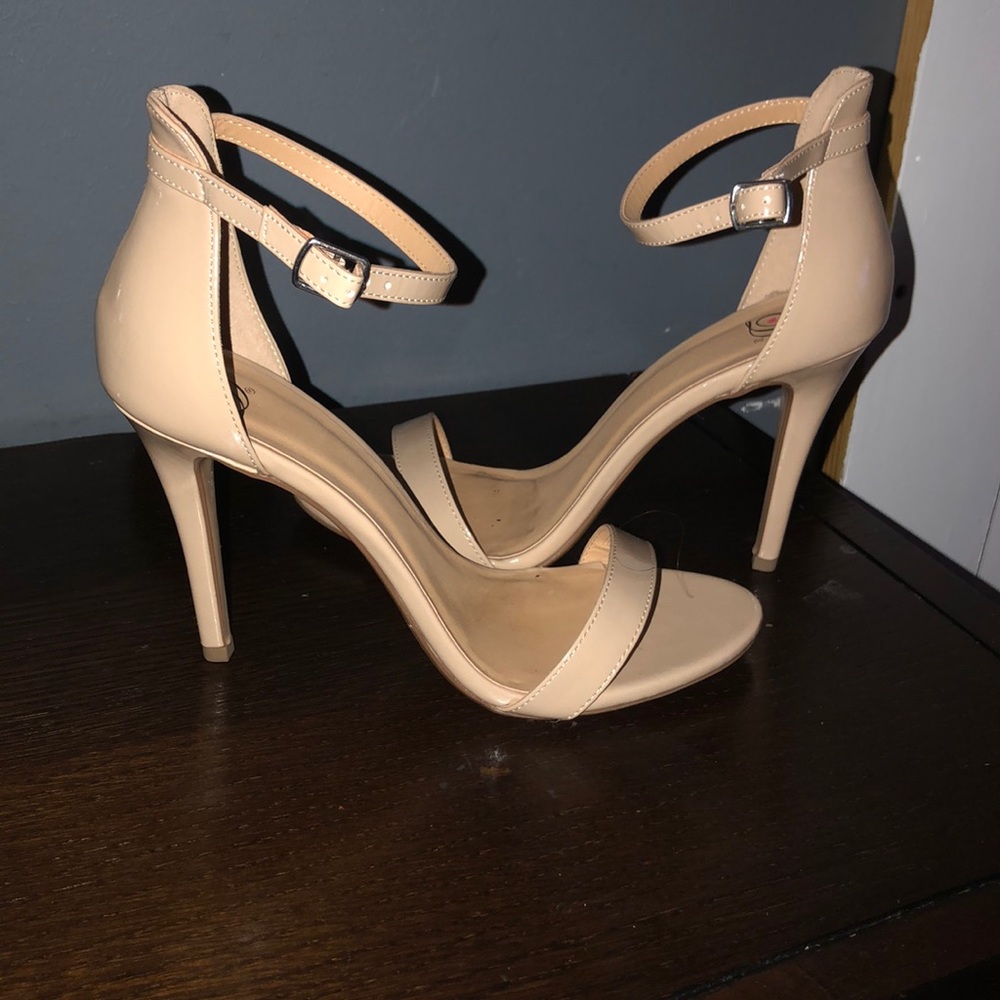 Shoes - Picture 2 of 4